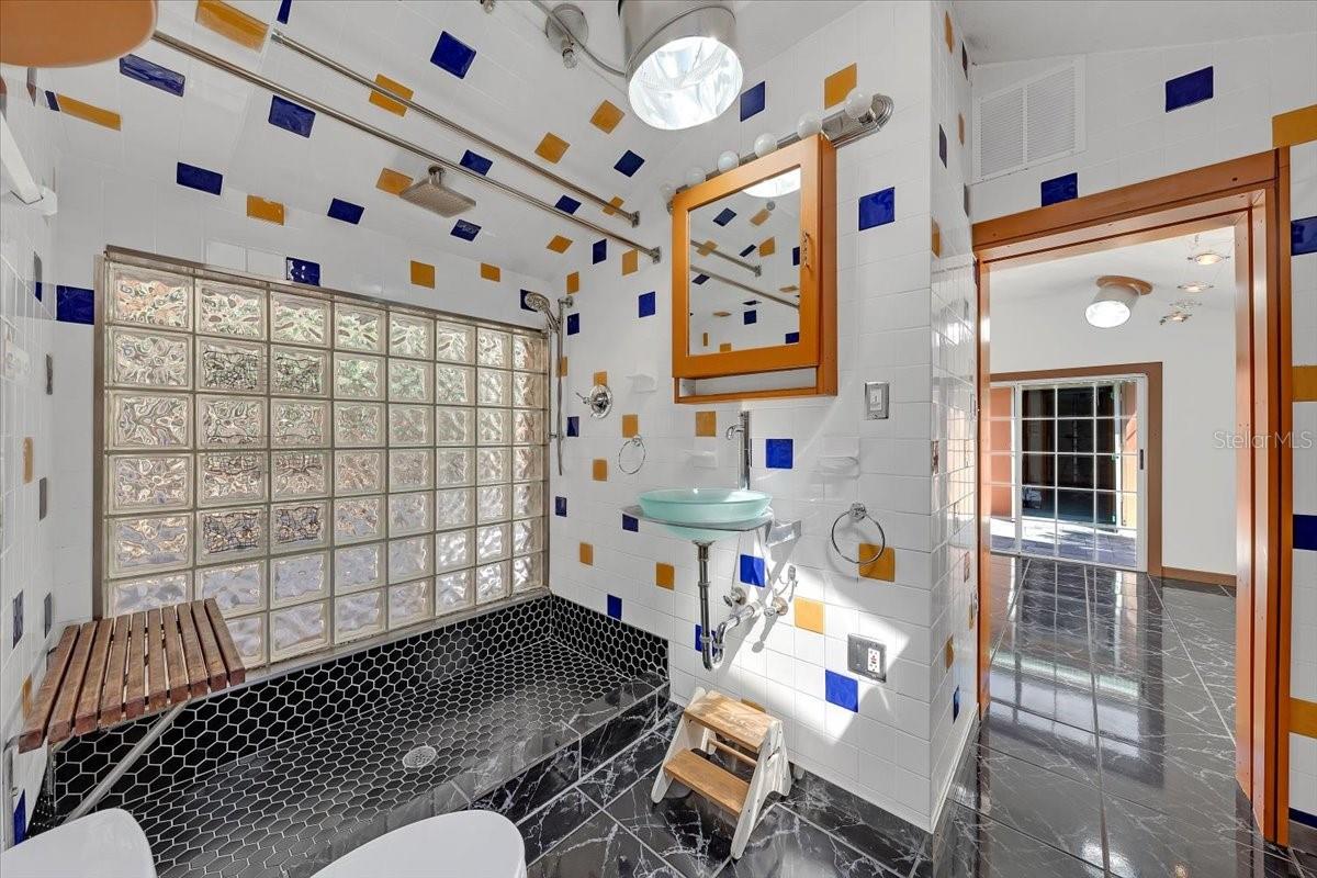 Listing photo id 35 for 225 17th Avenue Se