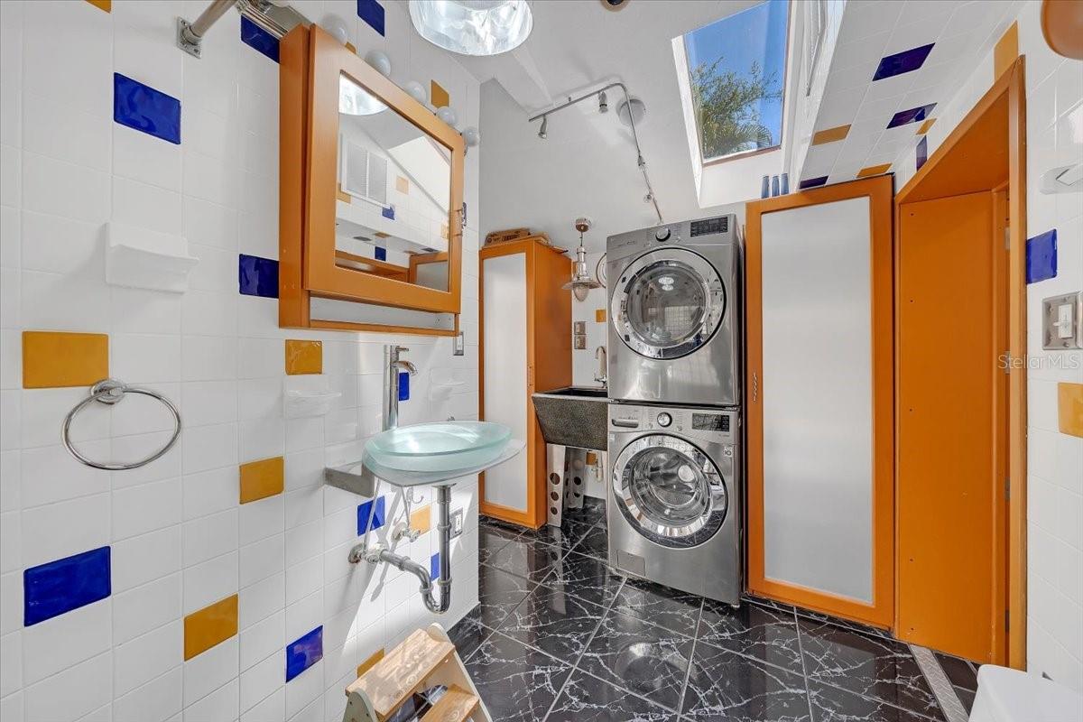 Listing photo id 37 for 225 17th Avenue Se