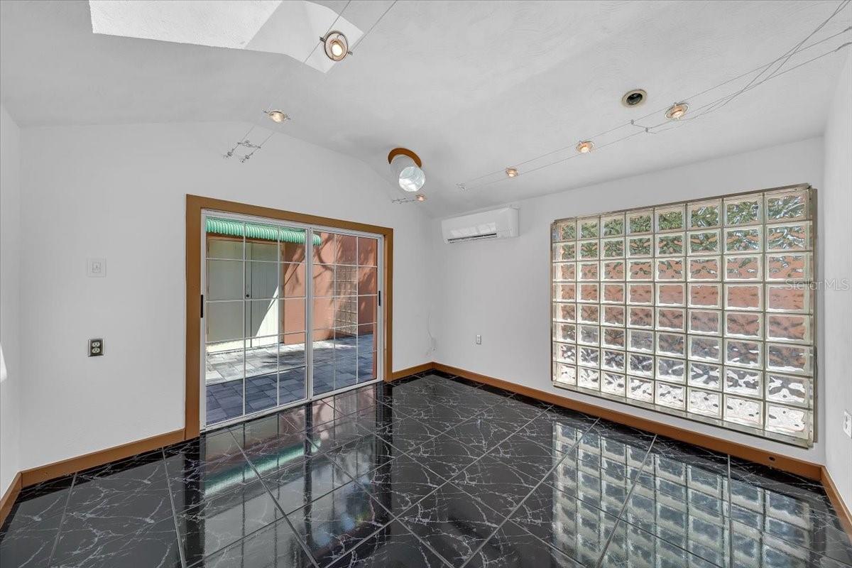 Listing photo id 39 for 225 17th Avenue Se