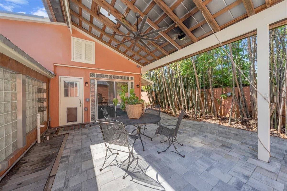 Listing photo id 46 for 225 17th Avenue Se