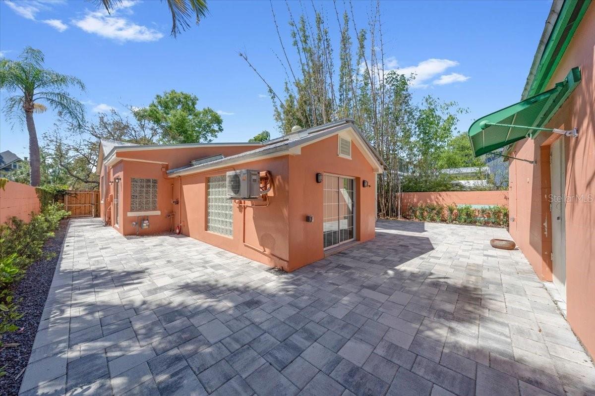 Listing photo id 48 for 225 17th Avenue Se