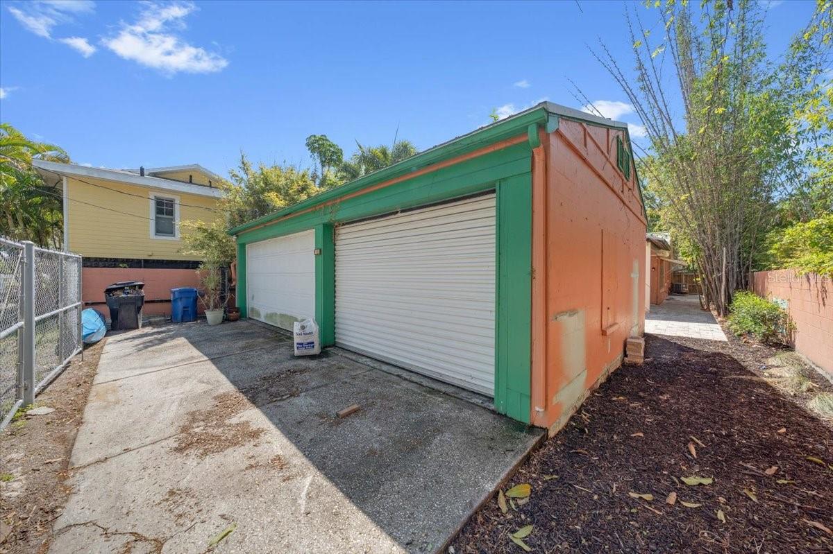 Listing photo id 49 for 225 17th Avenue Se