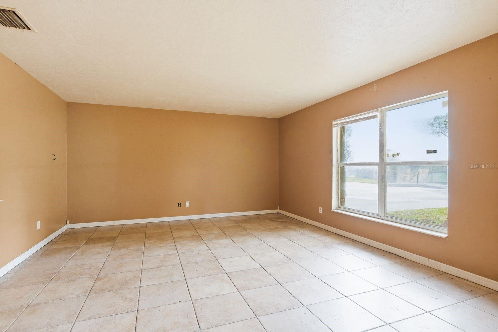 Image 5 of 28 For 31035 Willow Bank Avenue