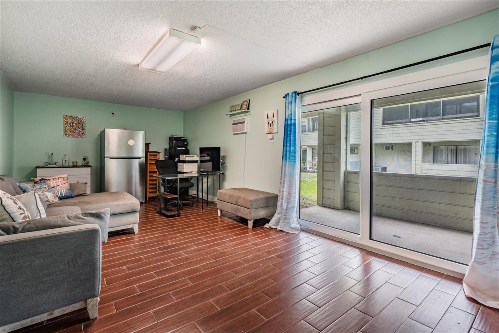 Image 27 of 43 For 637 Drake Lane N