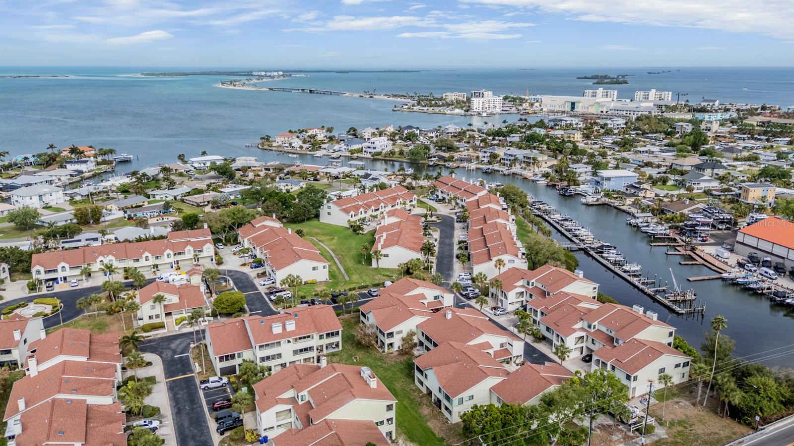 Image 36 of 43 For 637 Drake Lane N