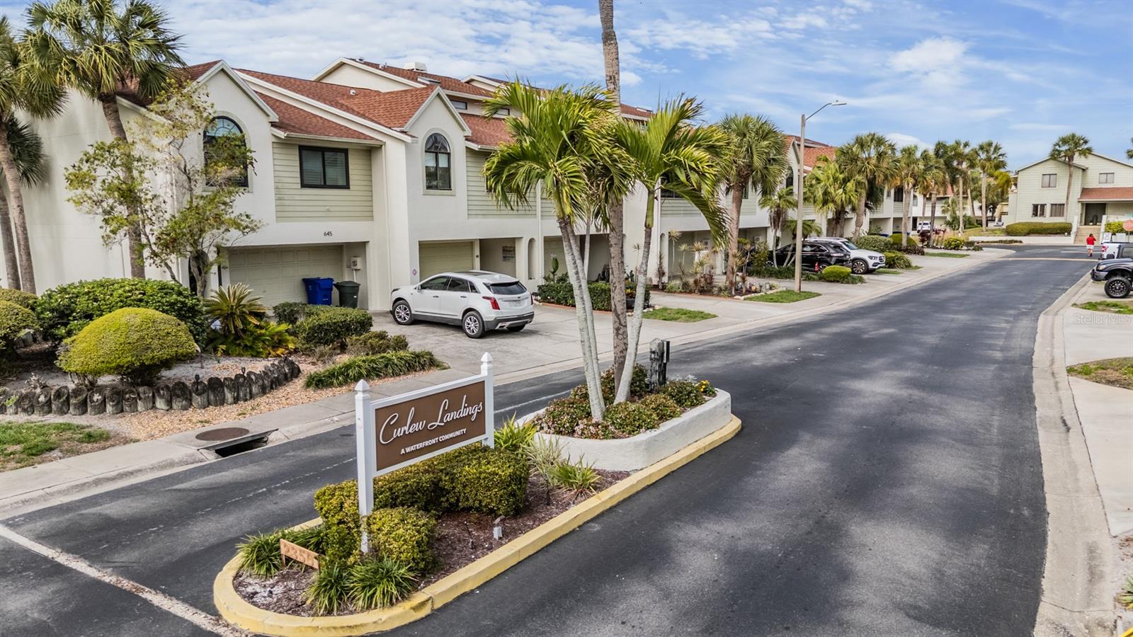 Image 38 of 43 For 637 Drake Lane N