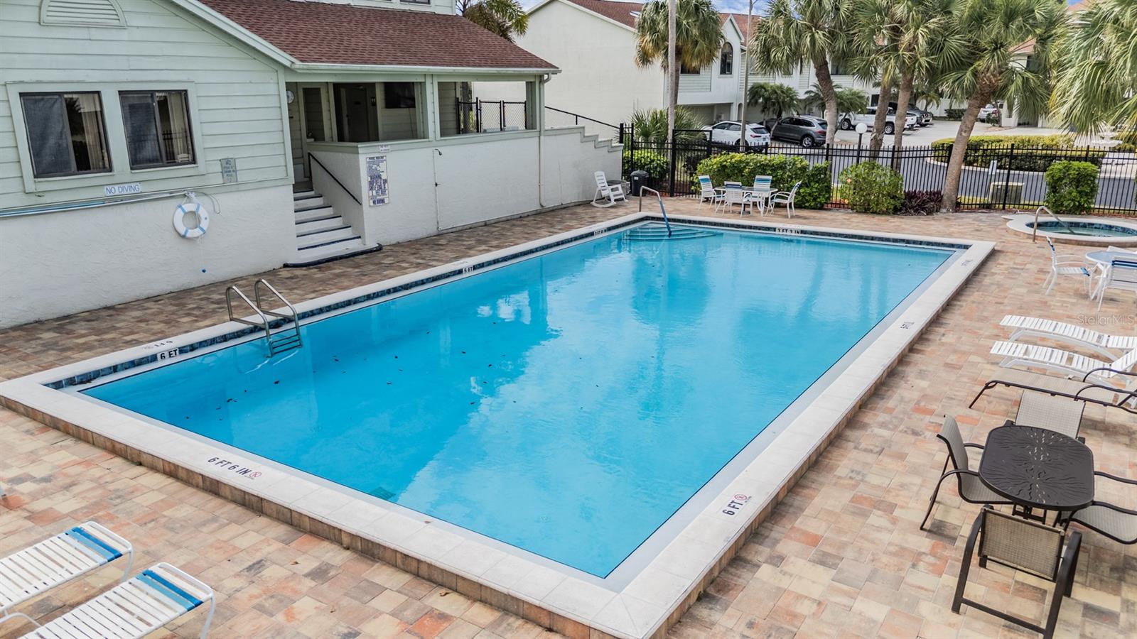 Image 41 of 43 For 637 Drake Lane N