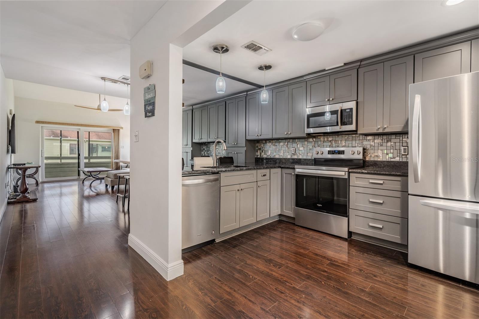 Image 8 of 43 For 637 Drake Lane N