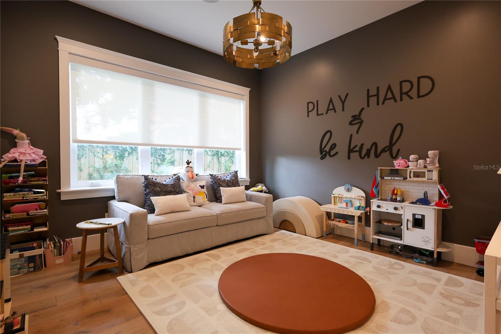 Image 20 of 44 For 2402 Parkland Boulevard