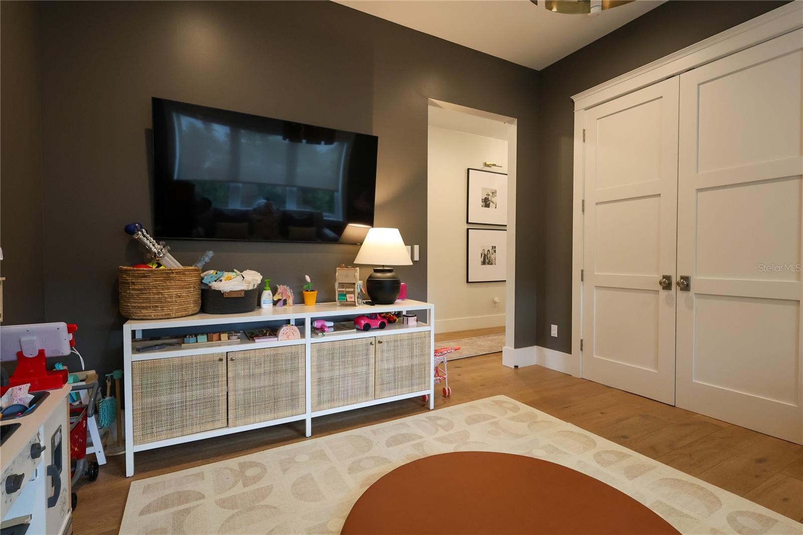 Image 21 of 44 For 2402 Parkland Boulevard