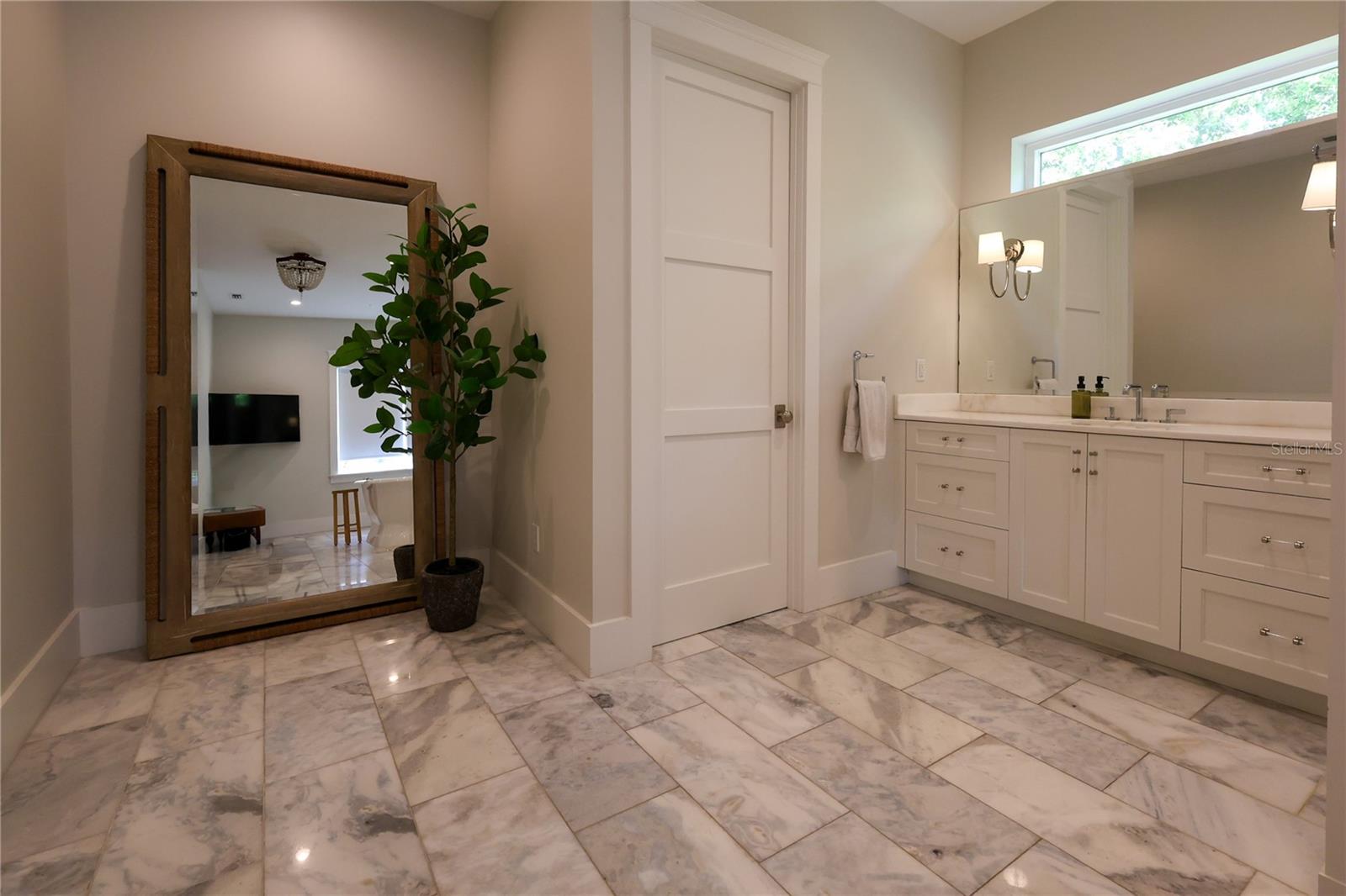 Image 28 of 44 For 2402 Parkland Boulevard