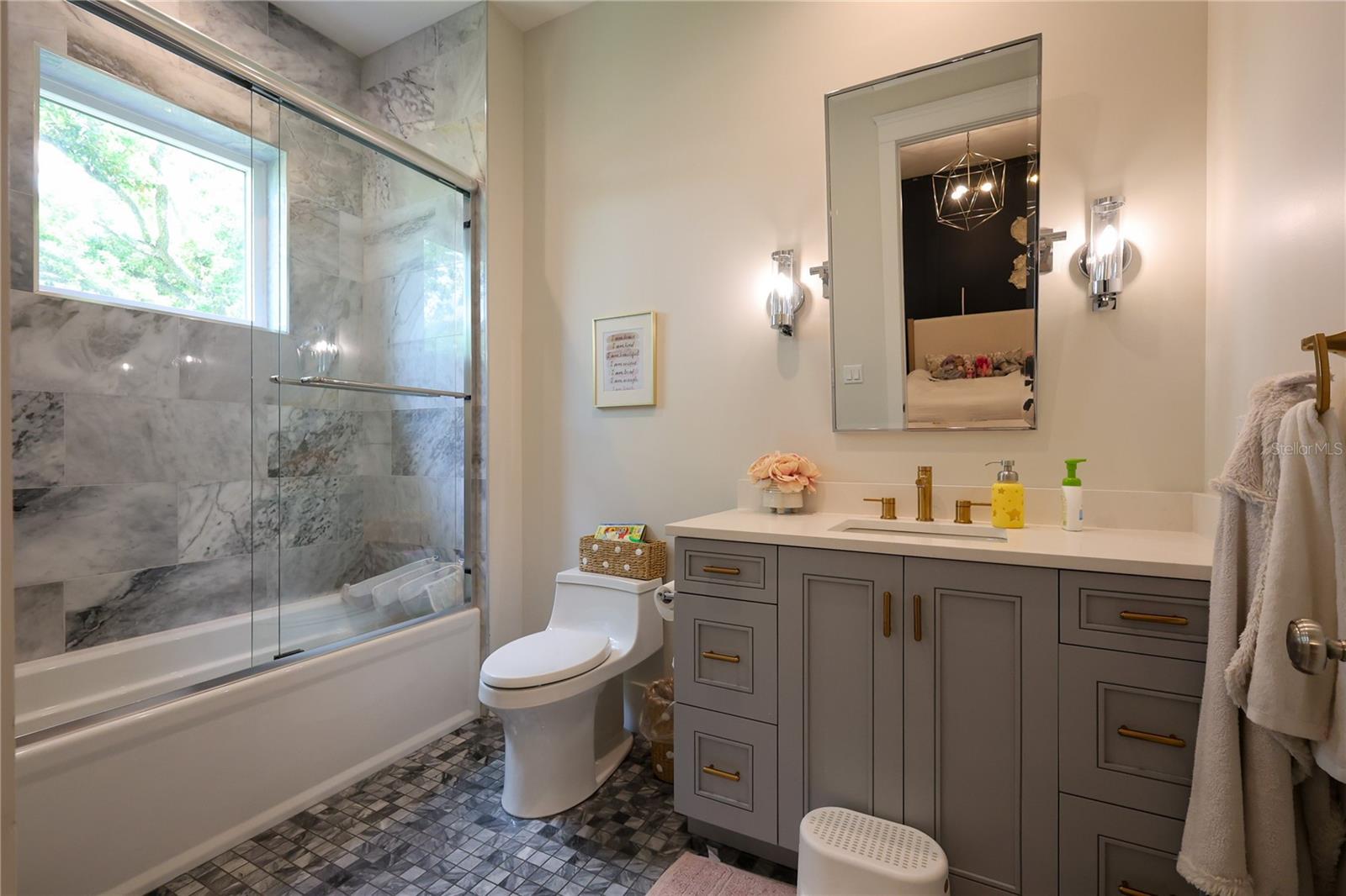 Image 33 of 44 For 2402 Parkland Boulevard