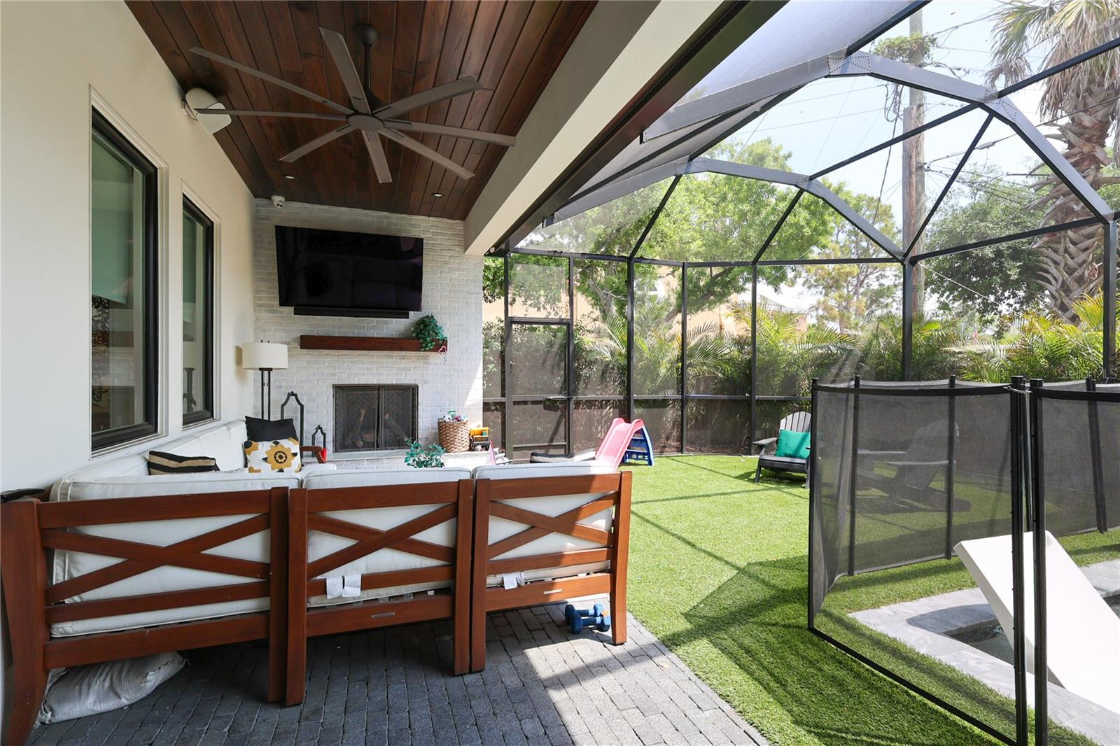 Image 42 of 44 For 2402 Parkland Boulevard