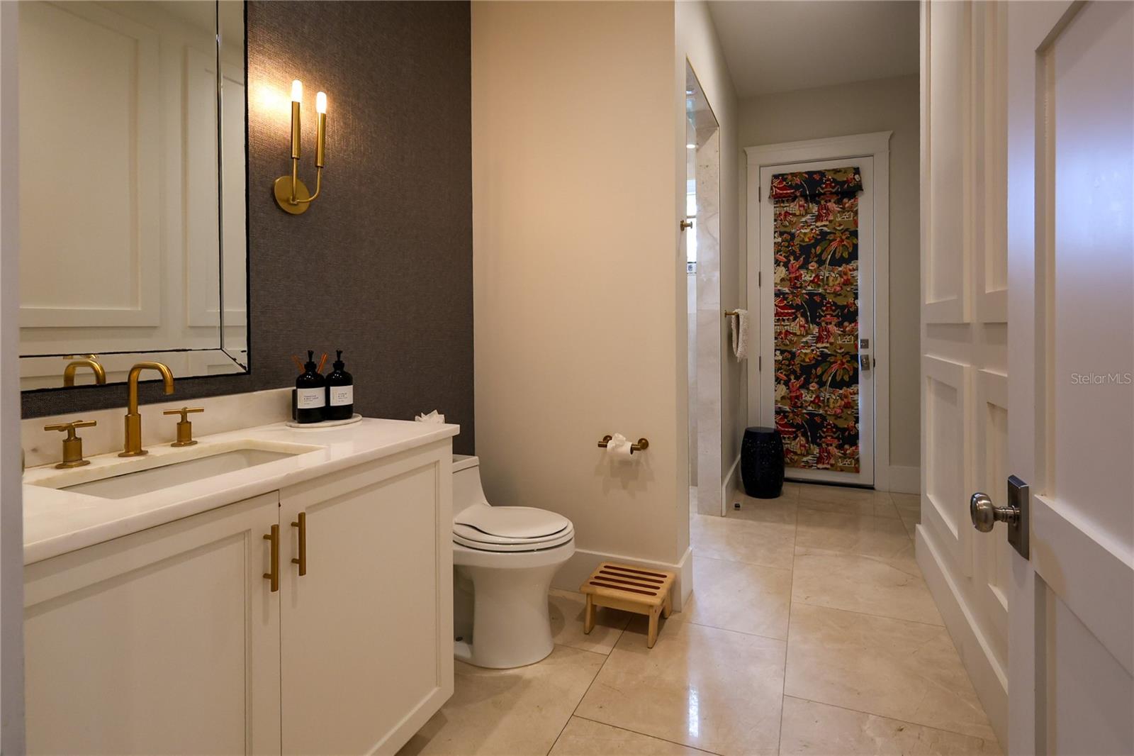 Image 8 of 44 For 2402 Parkland Boulevard