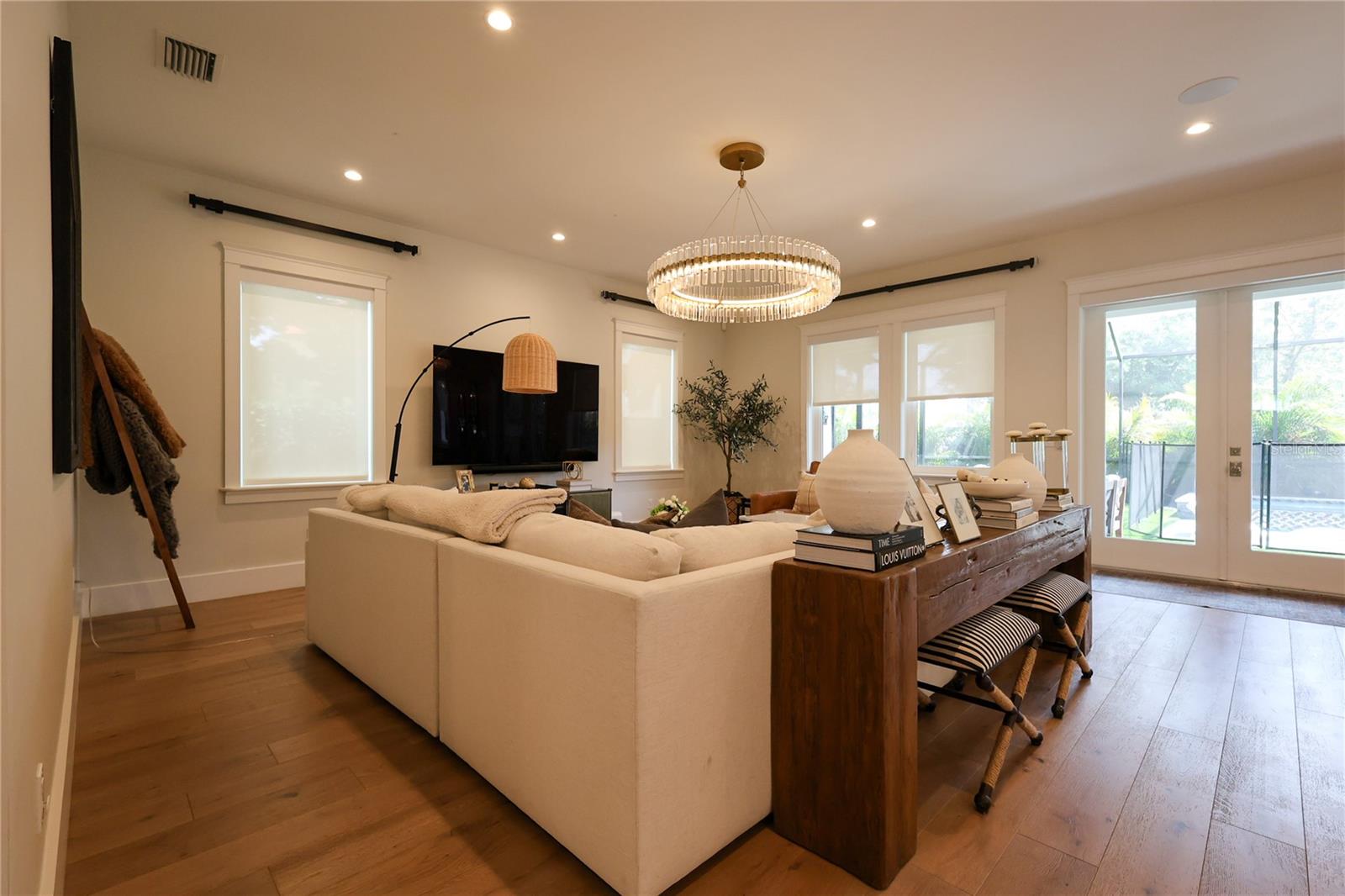 Image 9 of 44 For 2402 Parkland Boulevard