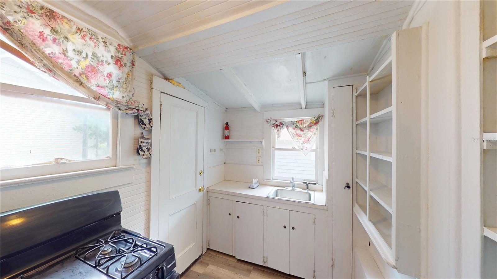 Image 12 of 21 For 1329 10th Avenue S