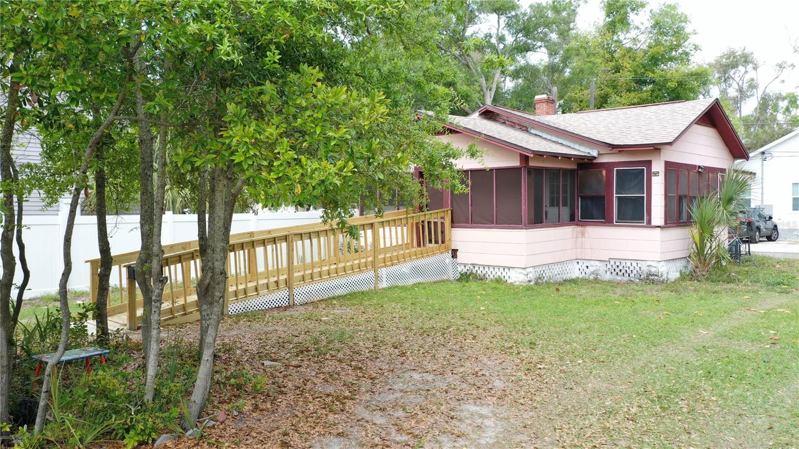 Image 16 of 21 For 1329 10th Avenue S