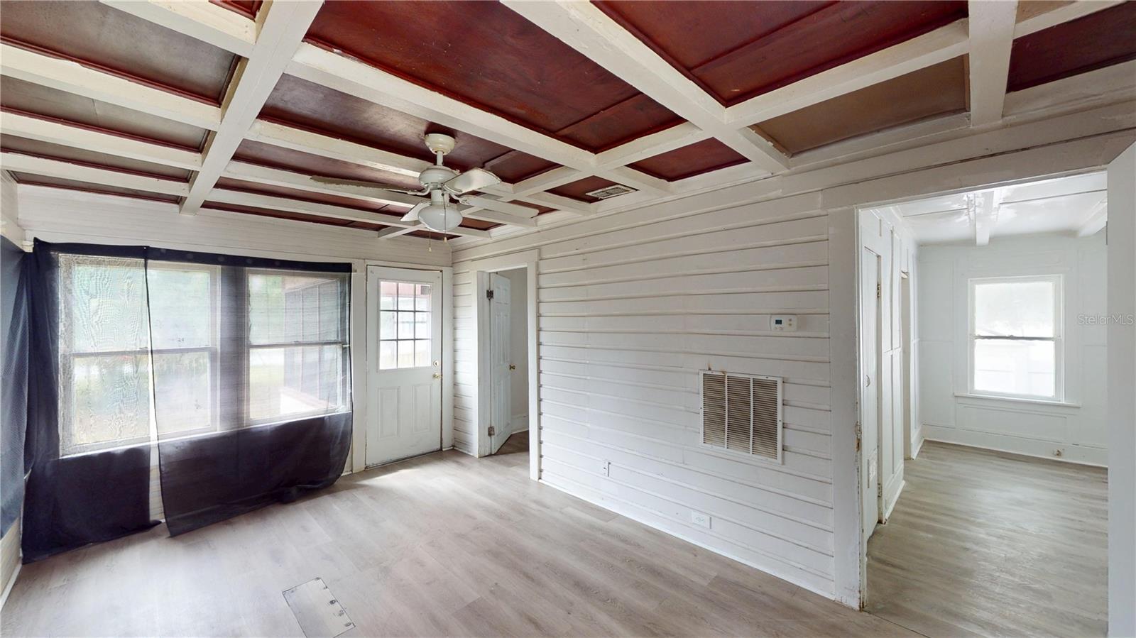 Image 3 of 21 For 1329 10th Avenue S