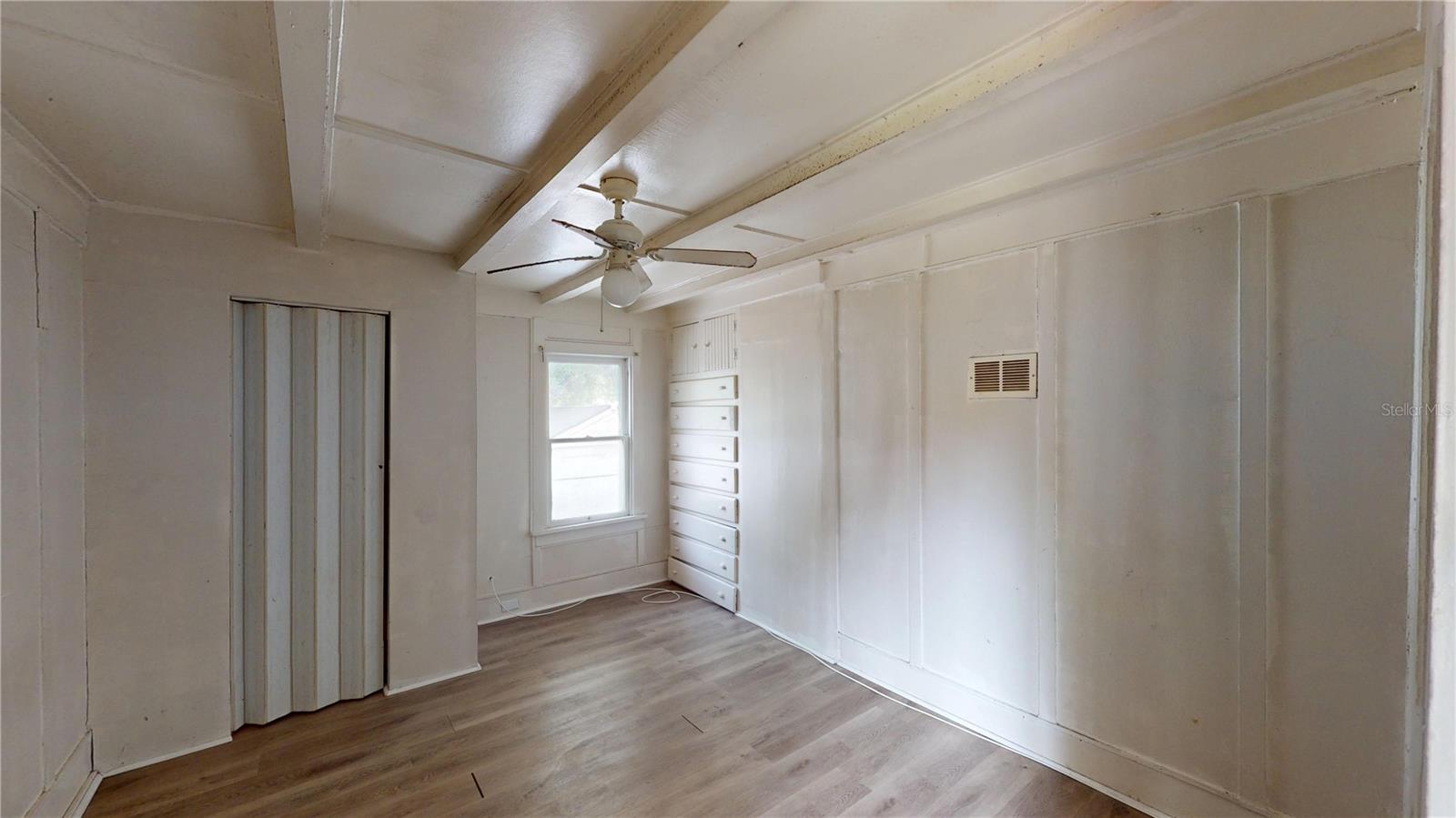 Image 4 of 21 For 1329 10th Avenue S