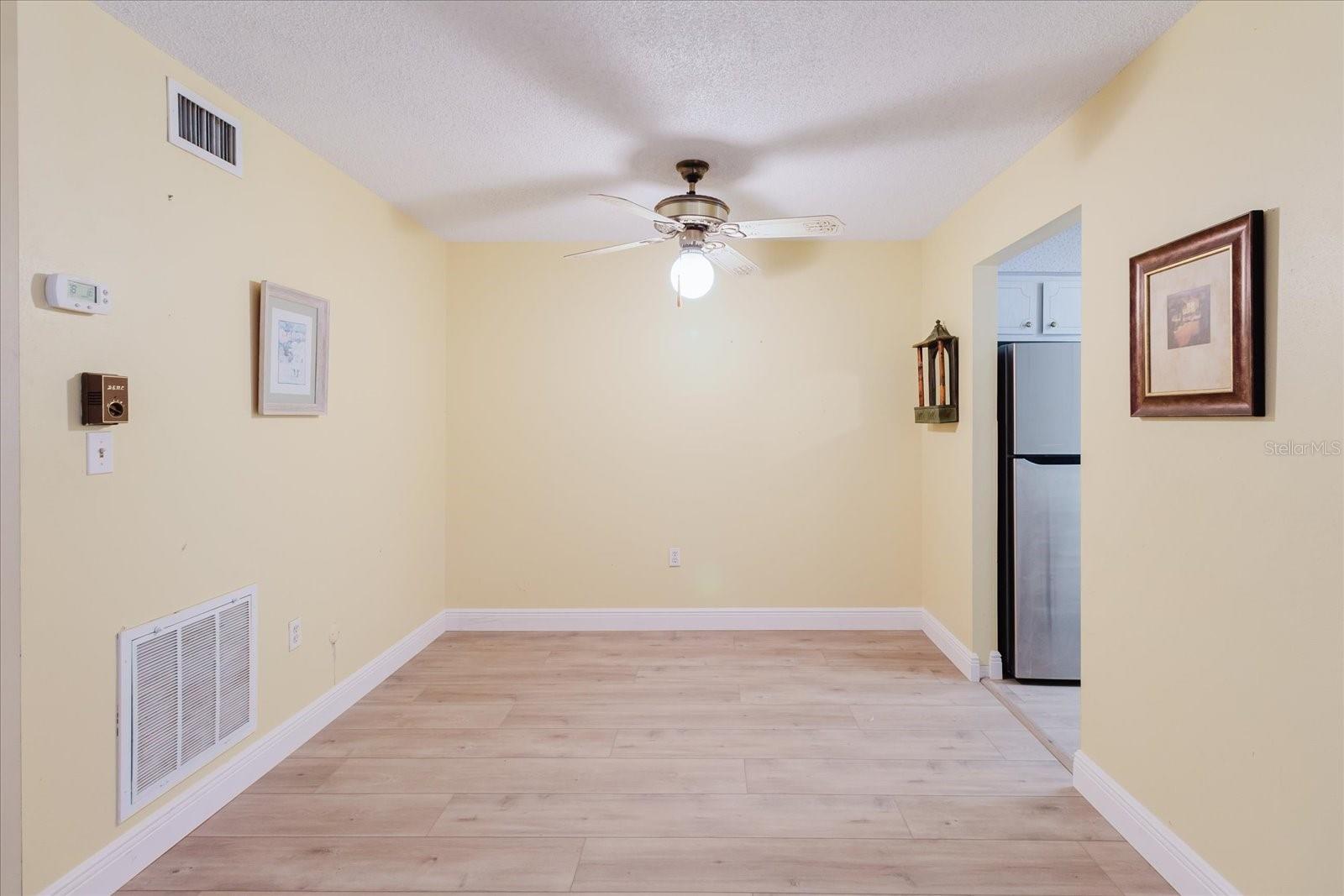 Image 15 of 36 For 2348 Shelley Street 12