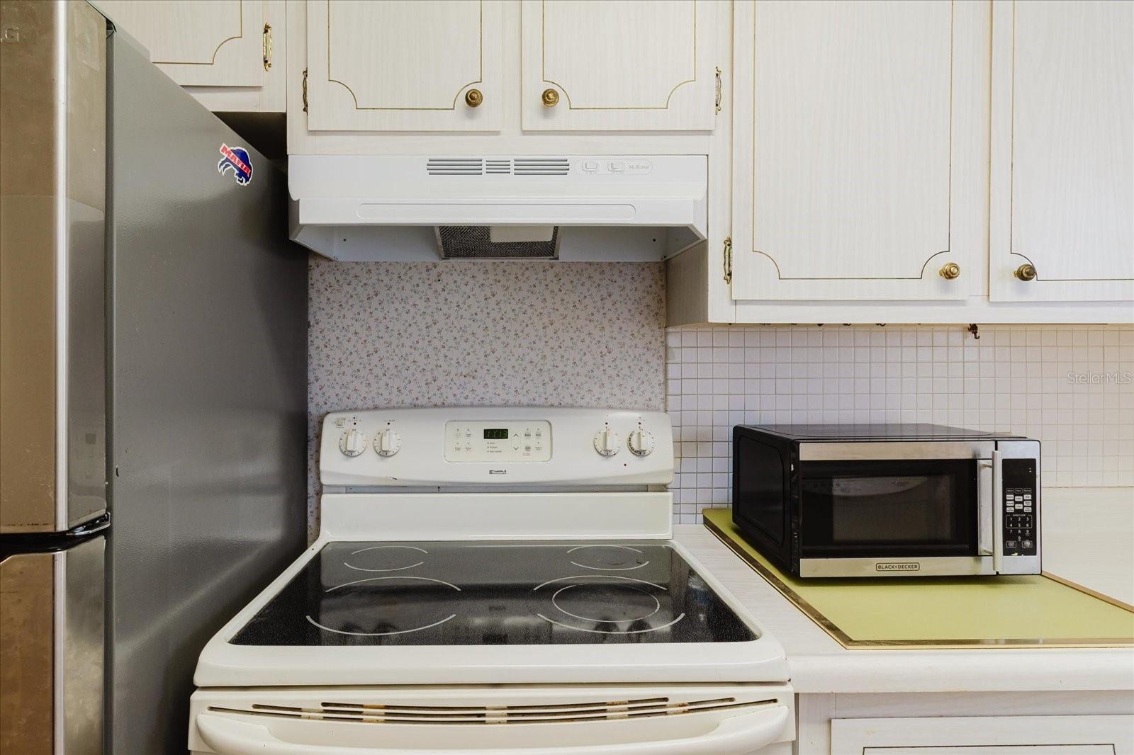 Image 18 of 36 For 2348 Shelley Street 12