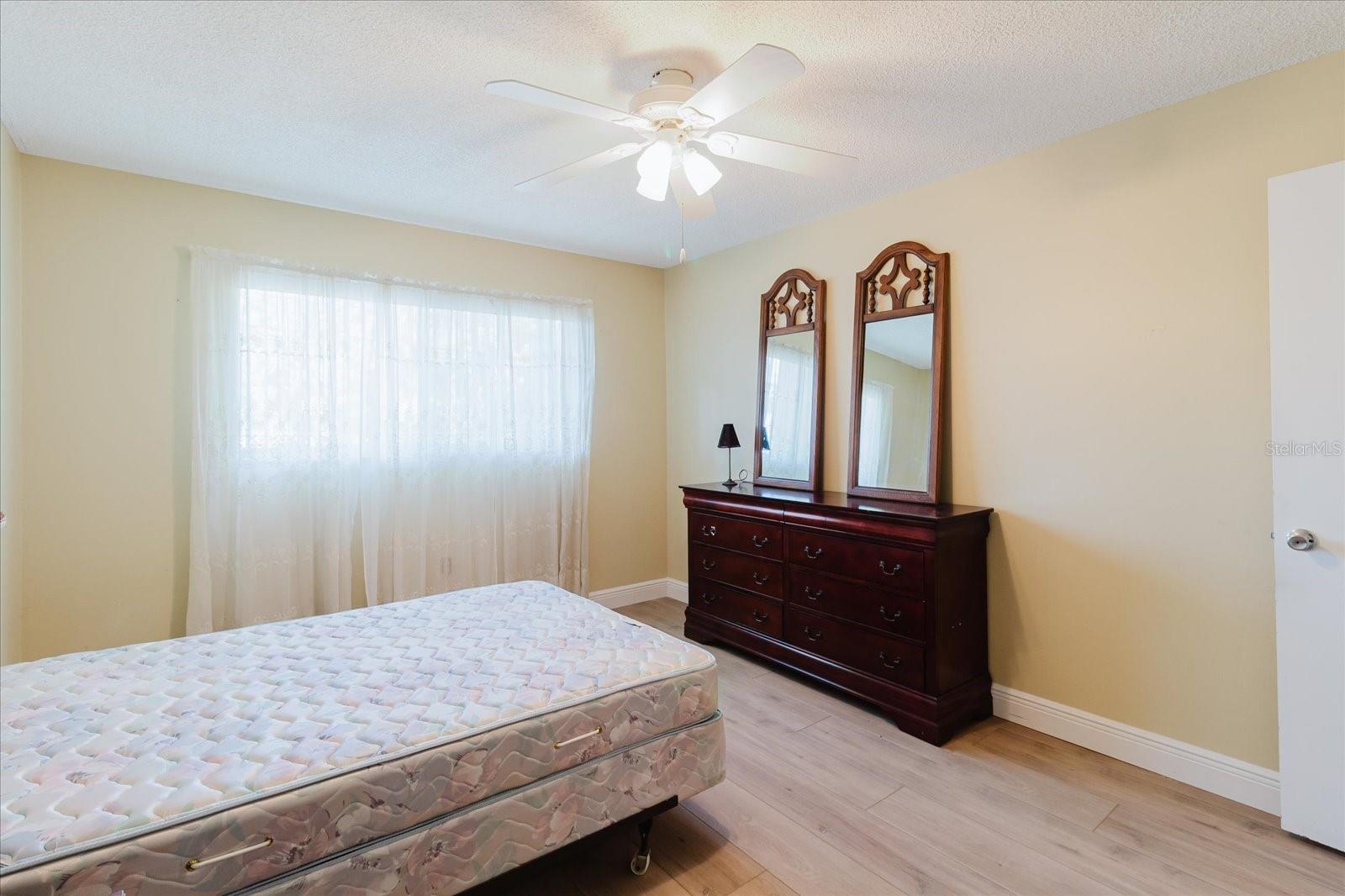 Image 22 of 36 For 2348 Shelley Street 12