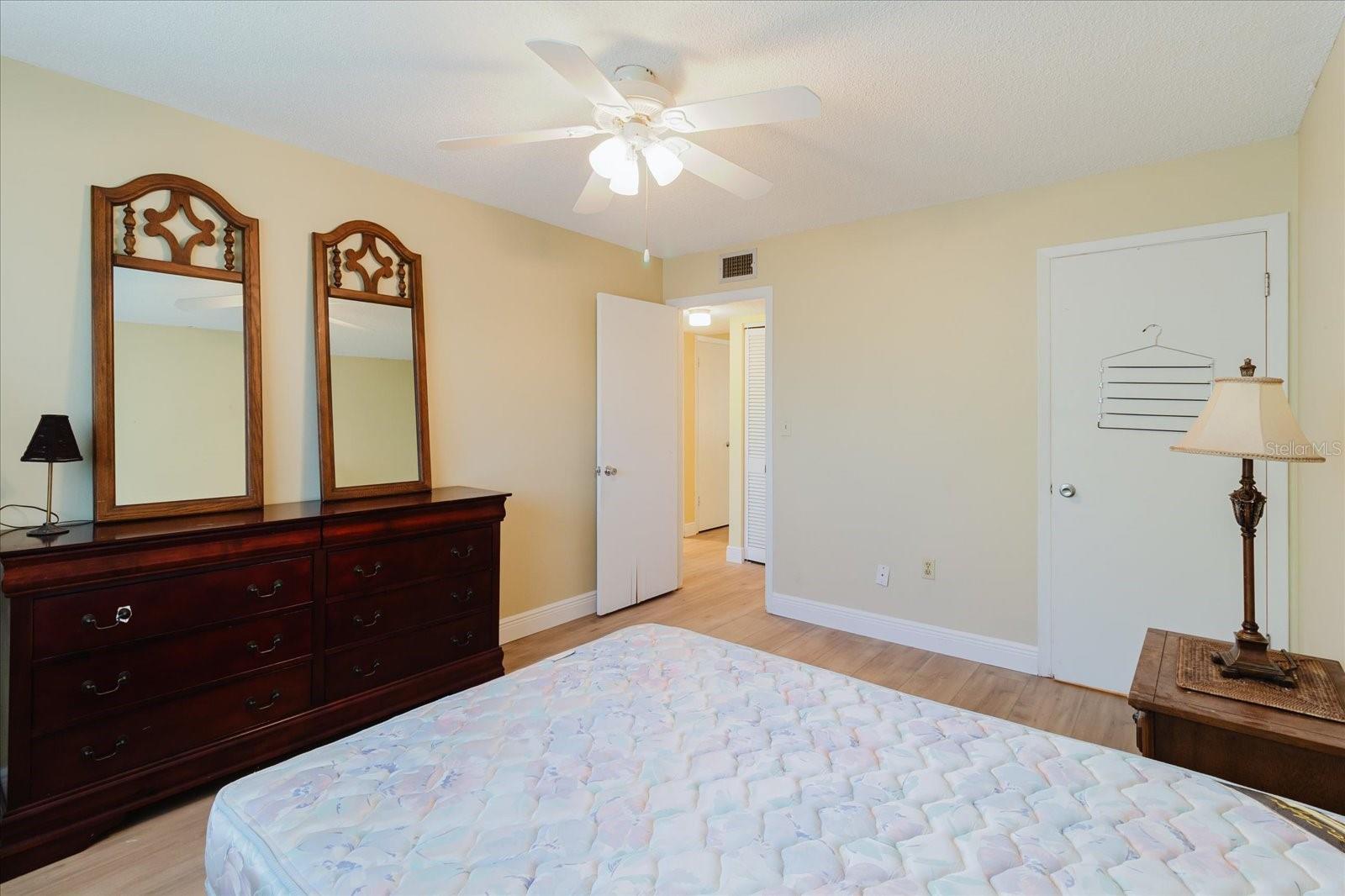 Image 23 of 36 For 2348 Shelley Street 12