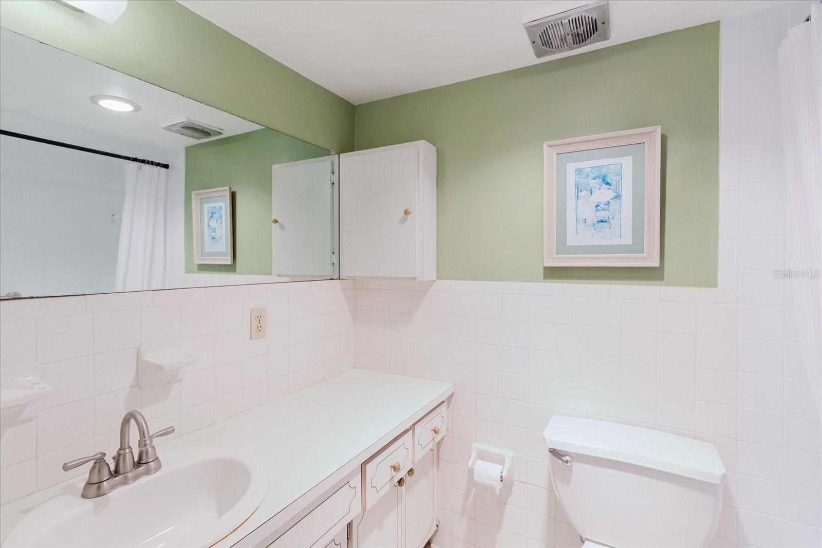 Image 26 of 36 For 2348 Shelley Street 12