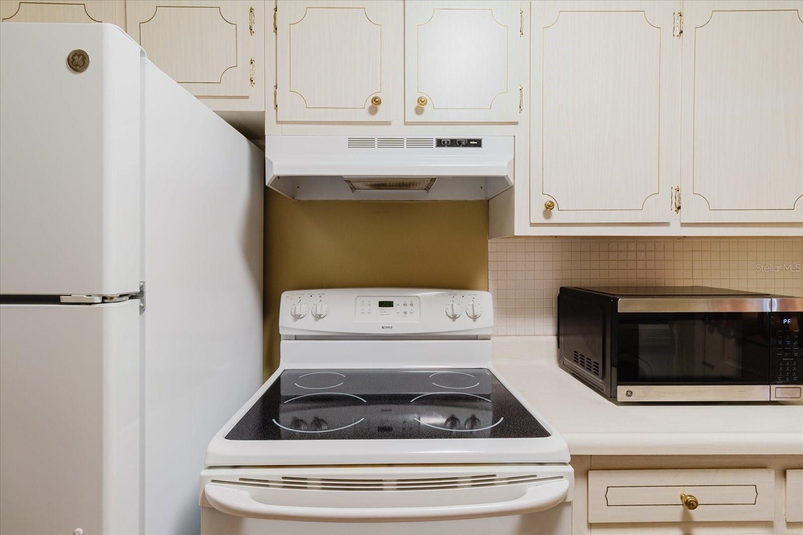 Image 16 of 33 For 2348 Shelley Street 13