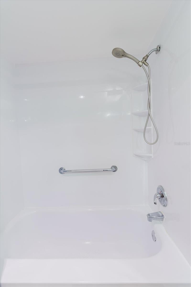 Image 23 of 33 For 2348 Shelley Street 13