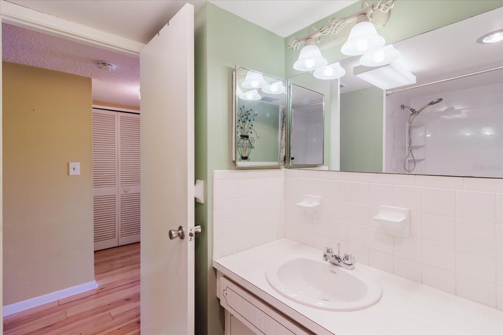 Image 25 of 33 For 2348 Shelley Street 13