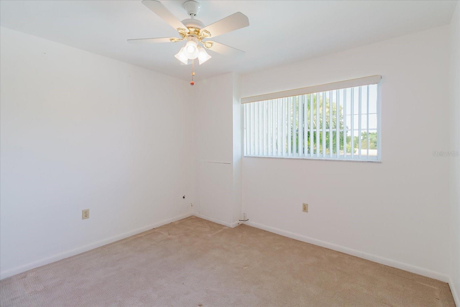 Image 27 of 33 For 2348 Shelley Street 13