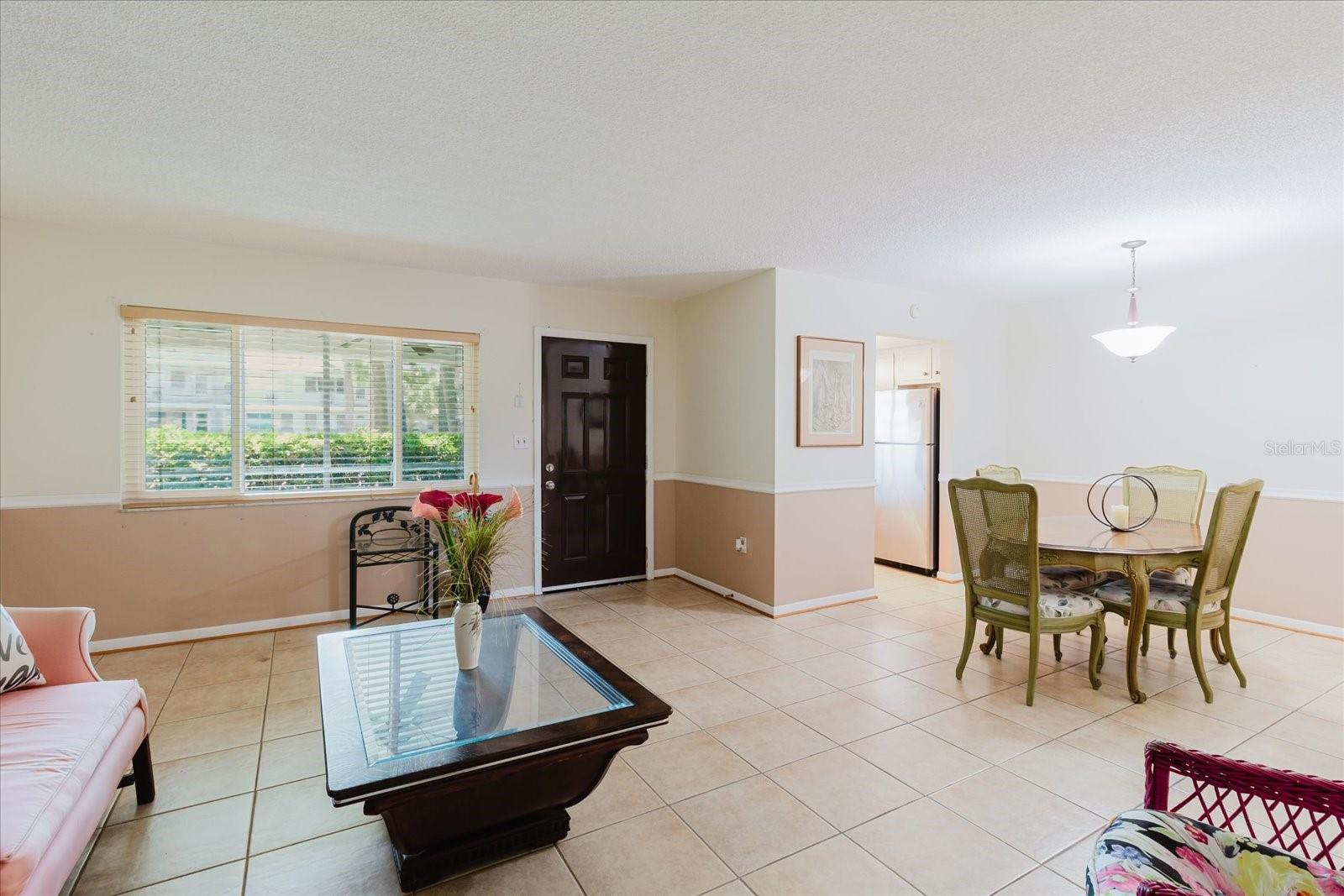 Image 12 of 38 For 2348 Shelley Street 4