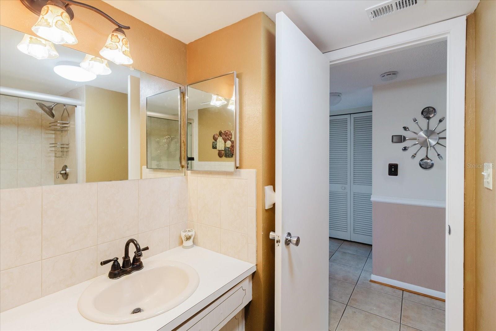 Image 29 of 38 For 2348 Shelley Street 4