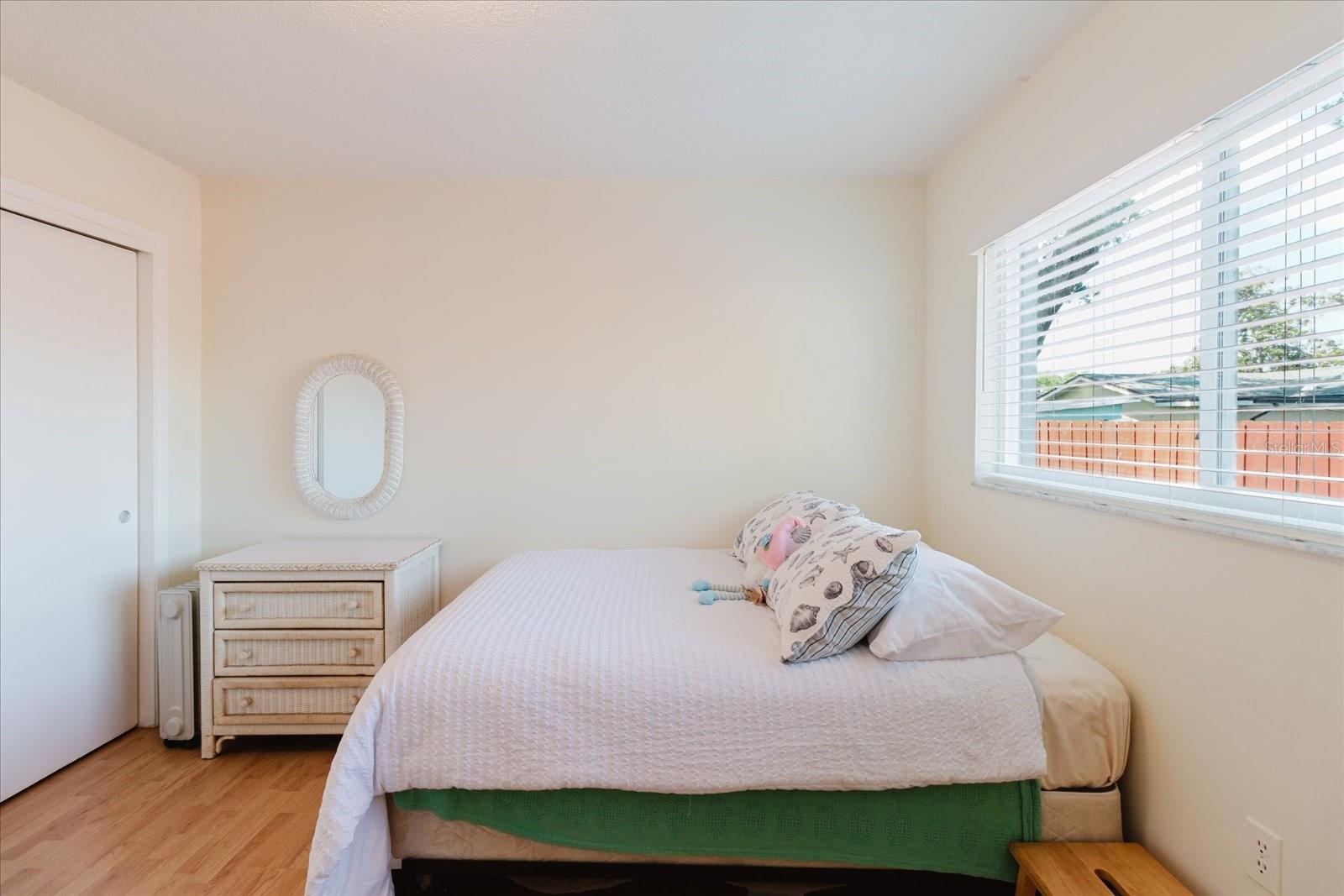 Image 31 of 38 For 2348 Shelley Street 4