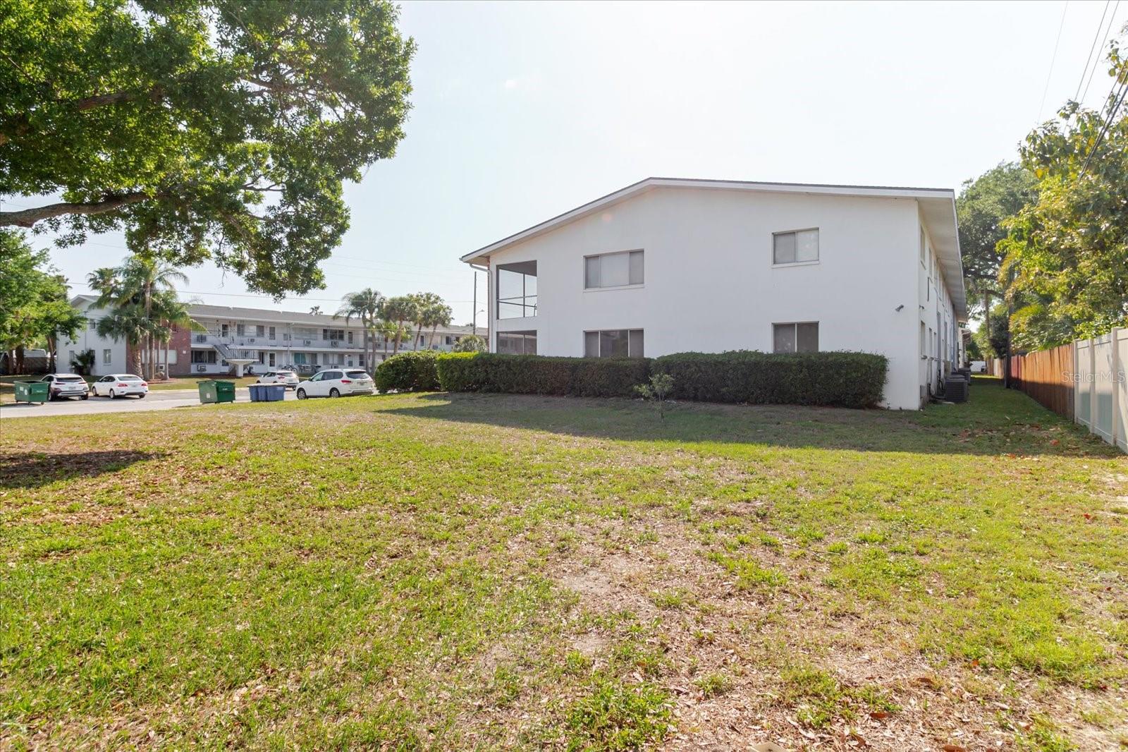 Image 34 of 38 For 2348 Shelley Street 4