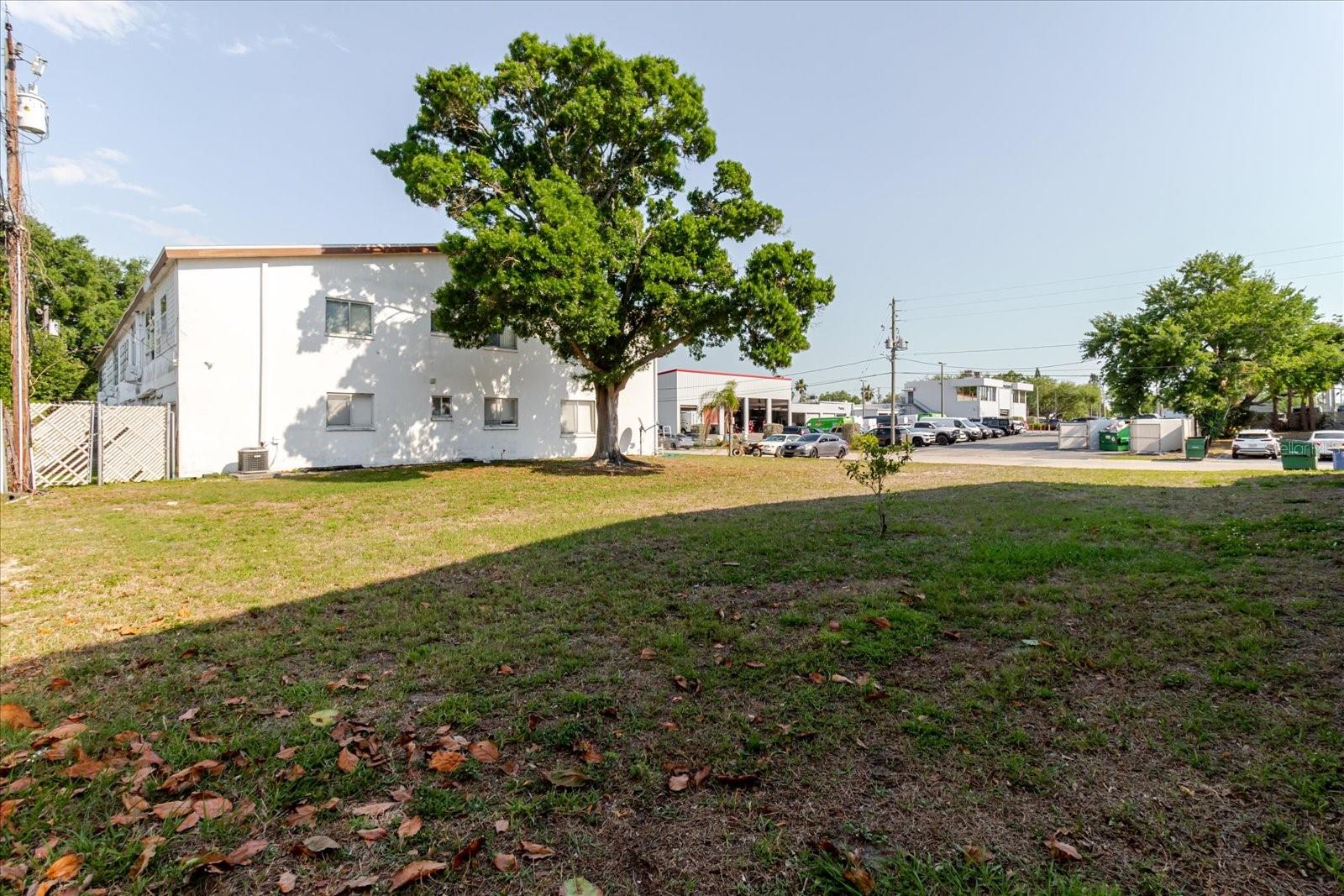 Image 35 of 38 For 2348 Shelley Street 4