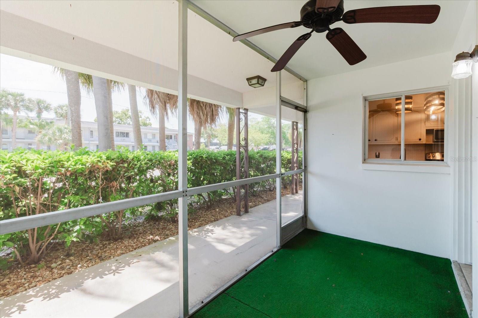 Image 8 of 38 For 2348 Shelley Street 4