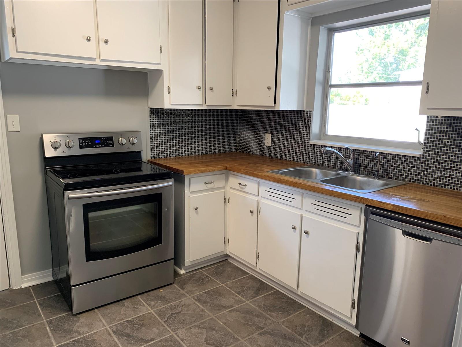 Image 4 of 36 For 3516 San Pedro Street