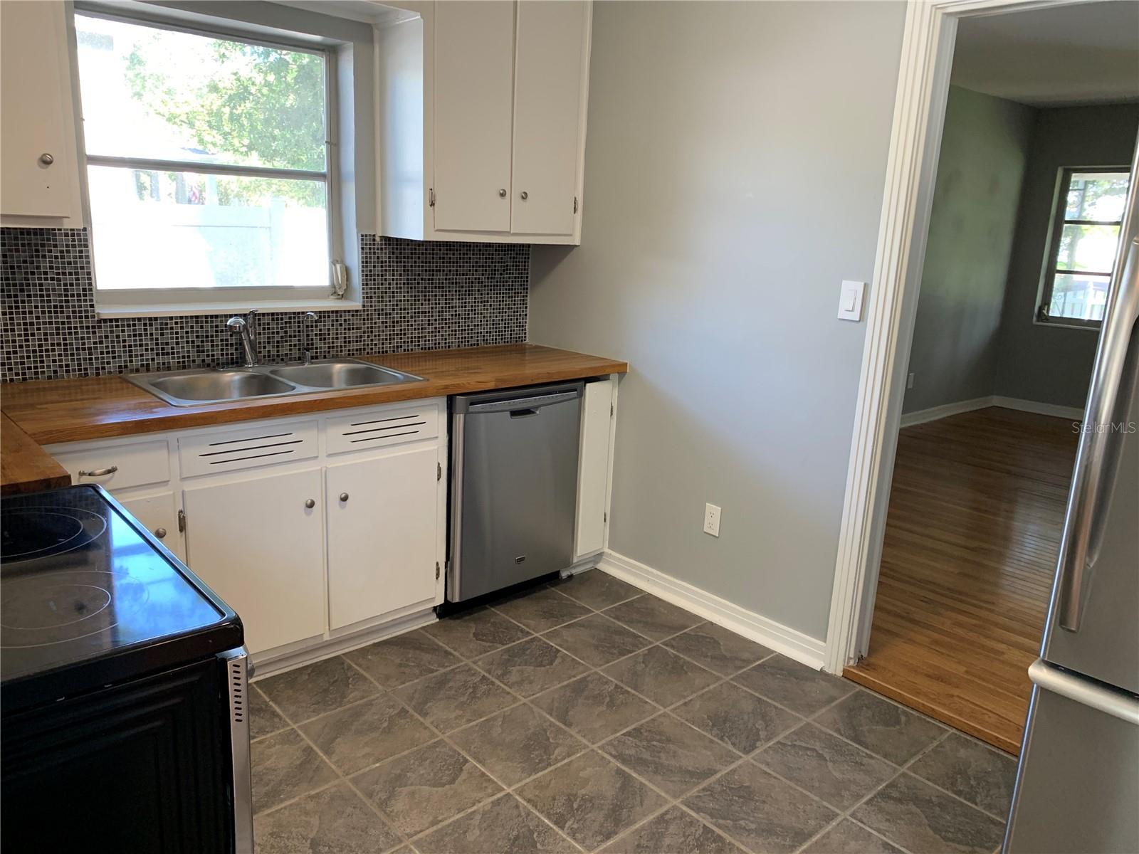 Image 5 of 36 For 3516 San Pedro Street