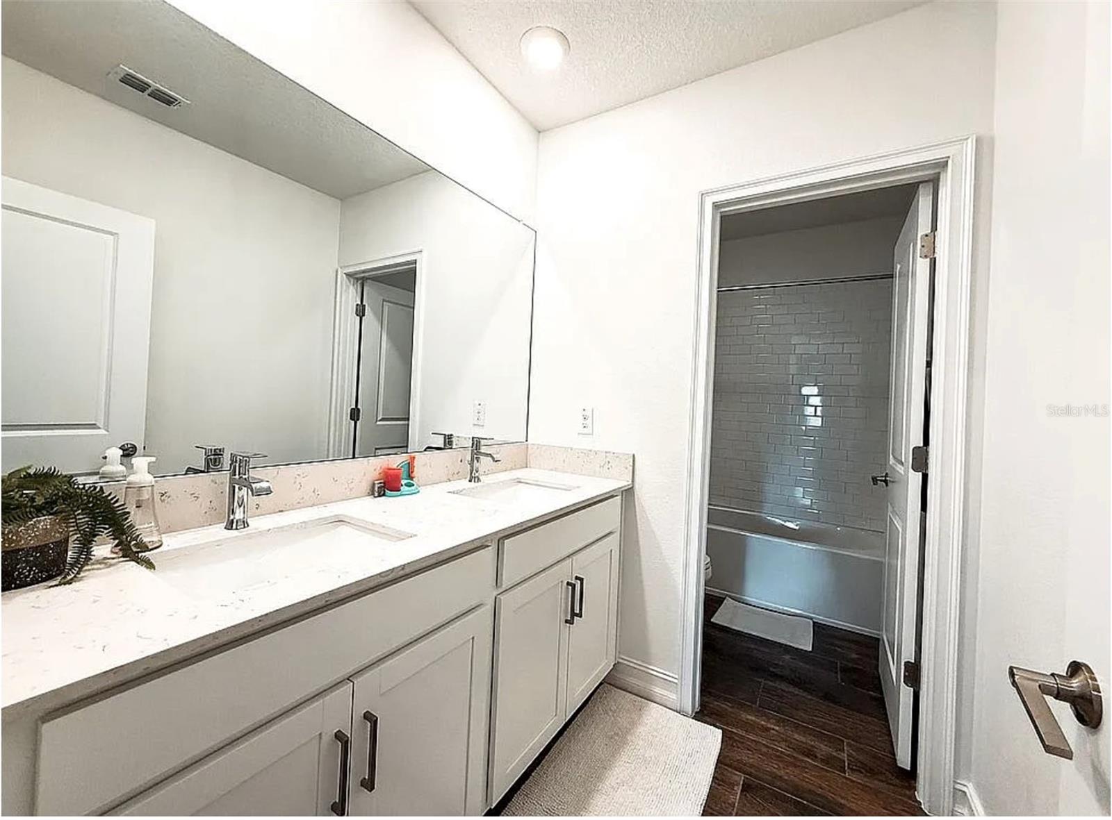 Image 35 of 52 For 22034 Storybook Cabin Way