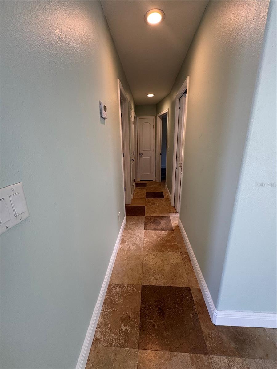 Image 2 of 8 For 218 Lewis Boulevard Se