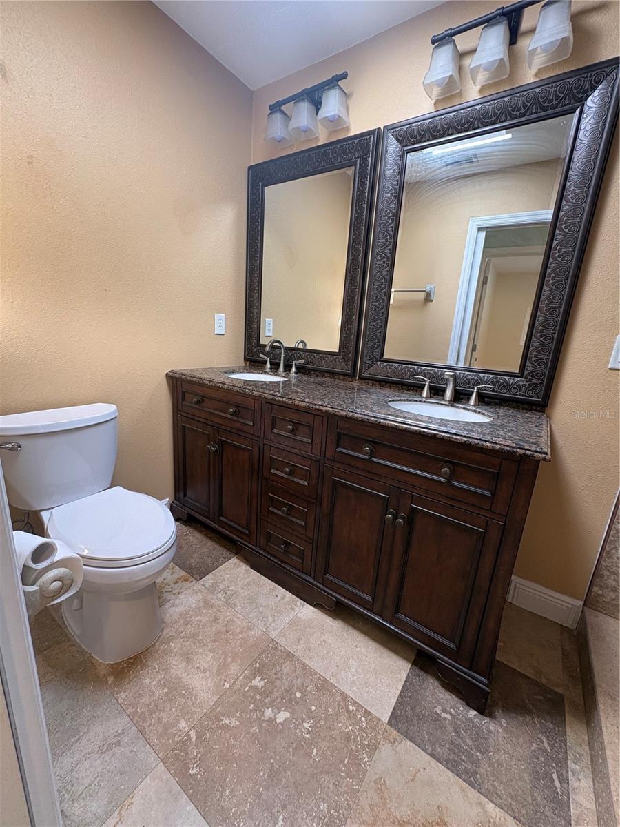 Image 4 of 8 For 218 Lewis Boulevard Se