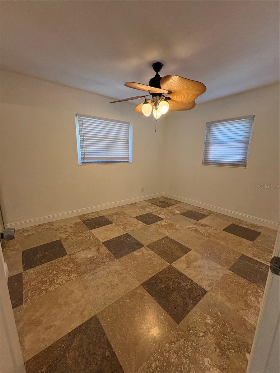 Image 5 of 8 For 218 Lewis Boulevard Se