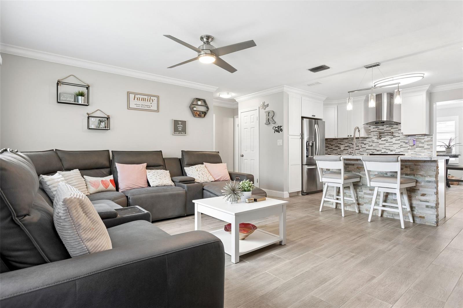 Image 3 of 35 For 5780 86th Avenue N