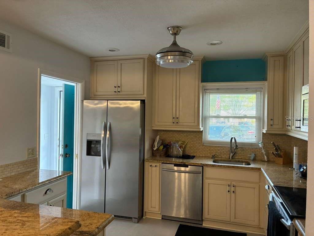 Image 4 of 24 For 2384 Tahitian Lane 6