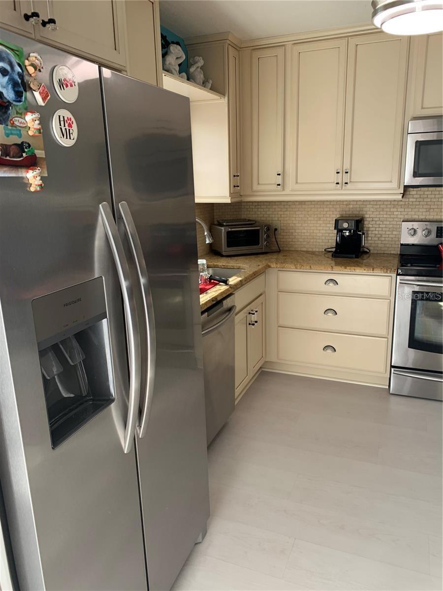 Image 9 of 24 For 2384 Tahitian Lane 6