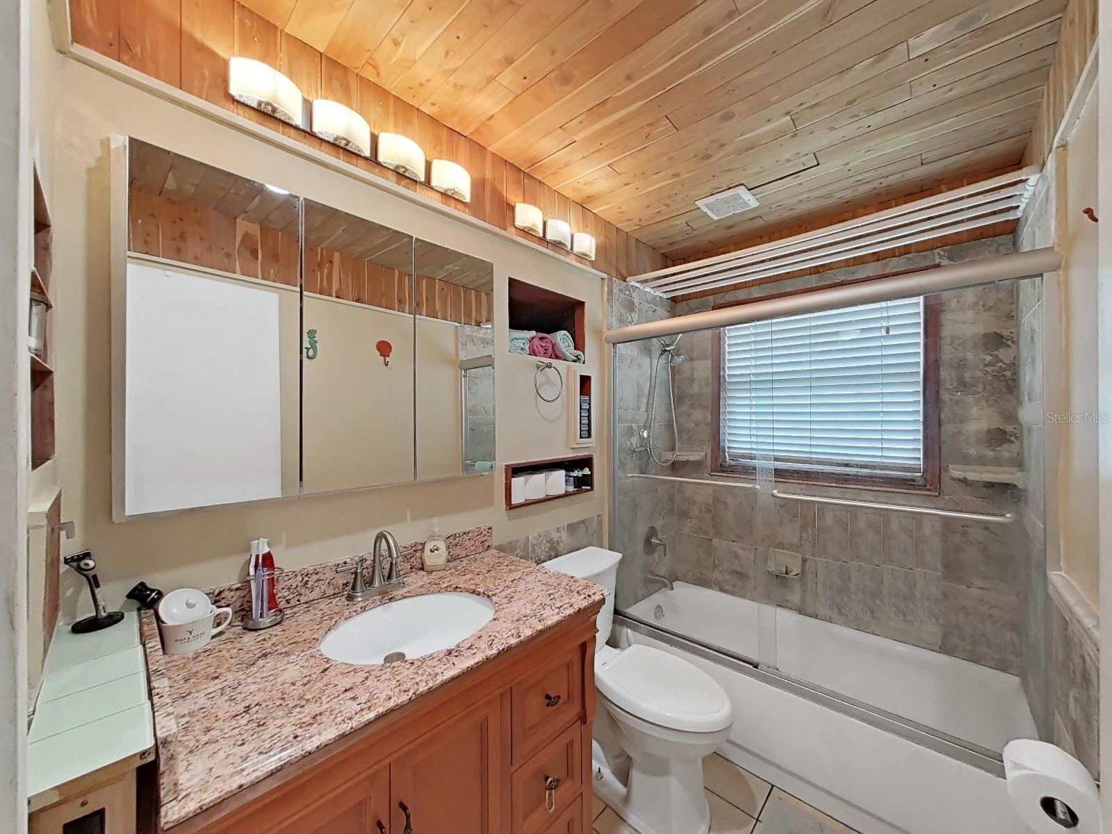 Image 21 of 33 For 206 22nd Avenue