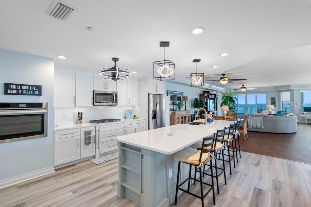 Image 19 of 73 For 19734 Gulf Boulevard 402