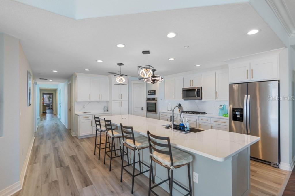 Image 21 of 73 For 19734 Gulf Boulevard 402